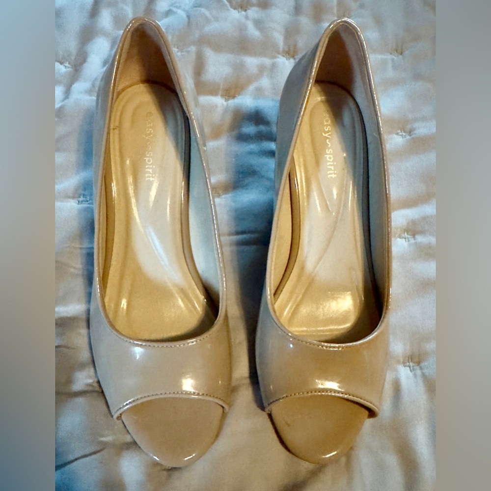Easy Spirit Women's Beige/Light Nude Peep Toe Wedge Heels